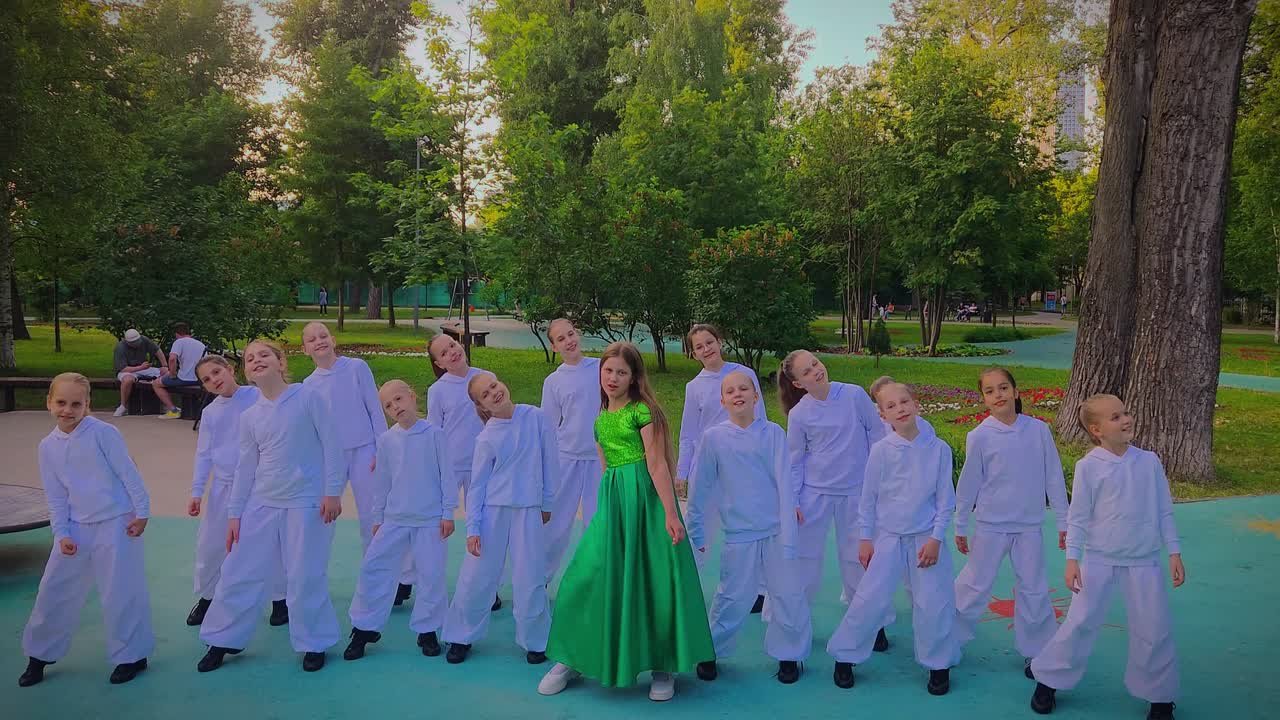 Миниатюра видео